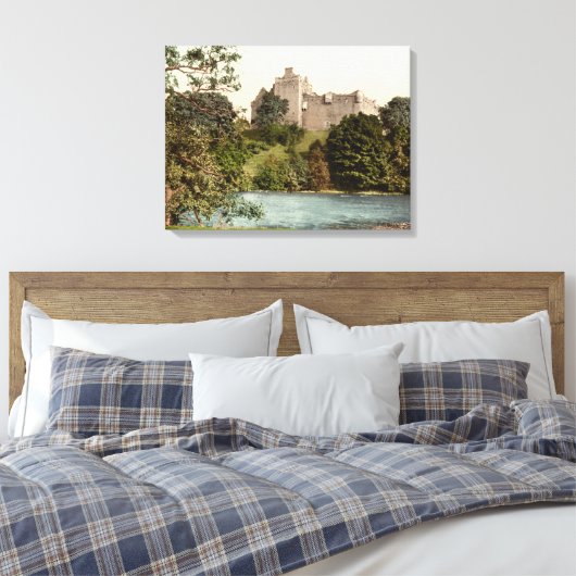Doune Castle, Stirling, Schotland canvas print (Insitu (Slaapkamer))