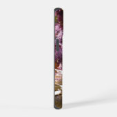 Doven en pacocks in een tuin iPhone 15 hoesje (Rechterkant)