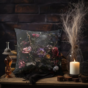 Dovende Bloemen met Spinnenweb Kussen