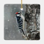 Downy Woodpecker in sneeuw - Originele foto Keramisch Ornament (Achterkant)