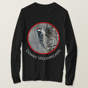 Downy Woodpecker in sneeuw - Originele foto T-shirt