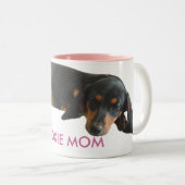 Doxie Maman Sleepy Puppy Mug (Devant droit)