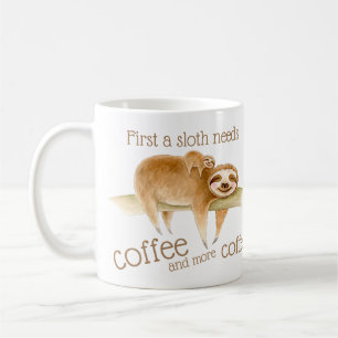 Dozing luiaard en schattige baby heeft koffie slog koffiemok