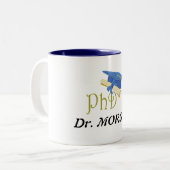 Dr. (Jouw naam) PhD Afstuderen Tweekleurige Koffiemok (Voorkant links)