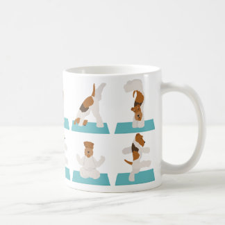Draad Engels Fox Terrier hond doen van yoga Koffiemok