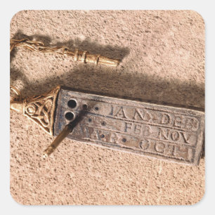 Draagbare zonnewijzer, zilver en goud, 10e eeuw (d vierkante sticker