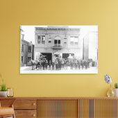 Draagland, OF Paarden met vuurstation en Mannen Canvas Afdruk (Insitu (Woonkamer))