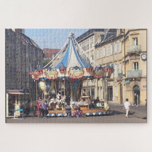 Draaimolen op de kermis in een oude Franse stad Legpuzzel (Horizontaal)