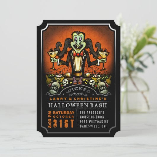 Dracula Halloween Bash Party Fun Invitation (Debout devant)