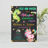 Dragon en unicorn verjaardagsuitnodiging kaart (Staand voorkant)