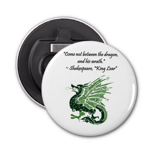 Dragon en zijn Wrath Shakespeare King Lear Cartoon Button Flesopener (Voorkant)