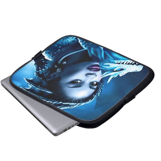 Dragon et son sac électronique Queen (Devant bas)