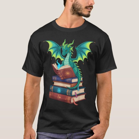 Dragon Reading Books Fantasy Lovers Mythical Creat T-shirt (Voorkant)