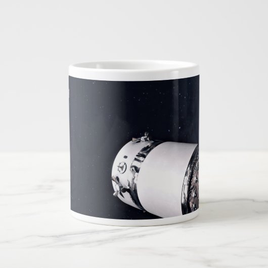 Dragon XL ruimtevaartuig nadert een maan gateway. Extra Grote Beker (Voorkant)