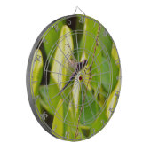 Dragonfly Blue en zwart op gras. Dartbord (Voorkant Links)