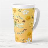 Dragonfly in Gold, groene, gele bloemen Latte Mok (Rechterhoek)