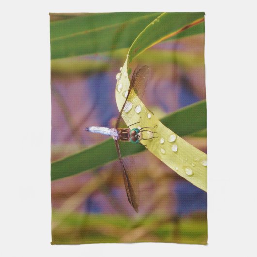 Dragonfly op regenblad theedoek (Verticaal)