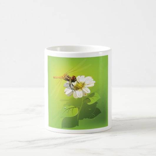 Dragonfly Sur Une Mug De Café Fleur (Centre)