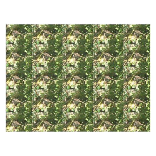 Dragonfly sur une nappe de brindilles (Devant (Horizontal))