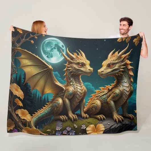 Dragon's in the moonlight fleece deken (In situ)
