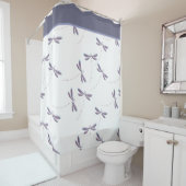 Dragonvliegen in het gordijn voor de douche (In situ)