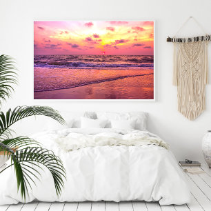 Dramatische roze zonsondergang boven de oceaan in perfect poster