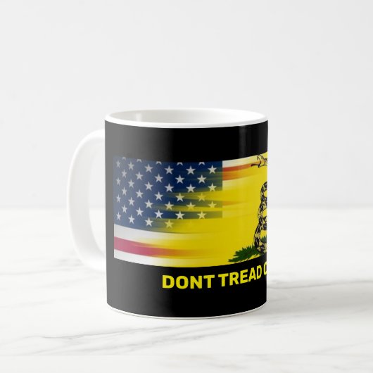 Drapeau américain avec Mug Drapeau Gadsden (Devant gauche)