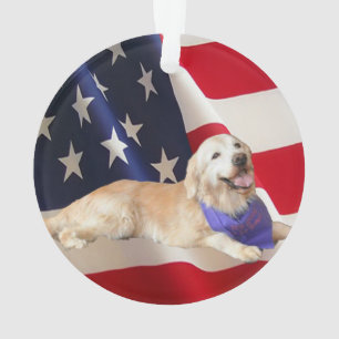 Drapeau américain impertinent de golden retriever