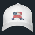 Drapeau américain patriotique casquette sport casq<br><div class="desc">Drapeau patriotique américain casquette de sport personnalisé. Casquette personnalisé avec logo brodé du drapeau américain. Étoiles et rayures de la broderie américaine design avec modèle texte personnalisable. Ajoutez votre propre nom, un dicton inspirant ou une citation amusante. Cool Anniversaire de 4 juillet idée cadeau de fête pour les hommes, les...</div>