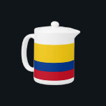 Drapeau colombien<br><div class="desc">Ajoutez une touche de fierté colombienne à votre collection de thé avec notre théière exclusive arborant le drapeau de la Colombie ! Réalisée avec soin dans les détails, cette théière n’est pas seulement fonctionnelle, c’est une belle célébration de la richesse culturelle et patrimoniale de la Colombie. L'élégant design affiche le...</div>
