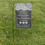 Drapeau De Jardin Bienvenue de la collection Mariage Chalkboard & La<br><div class="desc">Célébrez dans le style avec ce panneau d'accueil mariage élégant et très tendance. Ce design est facile à personnaliser avec votre libellé d'événement spécial et vos invités seront ravis quand ils verront ce magnifique panneau. Les éléments mariages correspondants se trouvent dans la collection.</div>