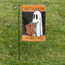 Ghost mignon avec Trick ou sac à traiter Halloween