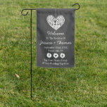 Drapeau De Jardin Hanging Heart Tree Chalkboard Mariage Collection<br><div class="desc">Célébrez dans le style avec ce panneau d'accueil mariage élégant et très tendance. Ce design est facile à personnaliser avec votre libellé d'événement spécial et vos invités seront ravis quand ils verront ce magnifique panneau. Les éléments mariages correspondants se trouvent dans la collection.</div>