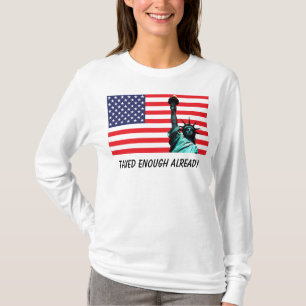 Drapeau des USA et statue de T-shirts de liberté