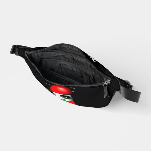 Drapeau du Liban et carte sur le visage d'une fill (Ouvrir)