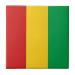 Drapeau Guinée-Conakry Carreaux en céramique<br><div class="desc">Ce dessin est constitué du drapeau guinéen intelligemment remodelé pour s'adapter à la surface de la tuile carré. Un objet décoratif et utile qui ferait un cadeau parfait pour ceux qui aiment se souvenir de la Guinée-Conakry.</div>