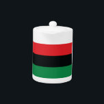 Drapeau rouge, noir et vert<br><div class="desc">Les 3 couleurs panafricaines sur le drapeau représentent : le rouge : le sang qui unit tous les peuples d'ascendance africaine noire, et versé pour la libération ; le NOIR : les noirs dont l'existence en tant que nation, bien qu'elle ne soit pas un État-nation, est affirmée par l'existence du...</div>