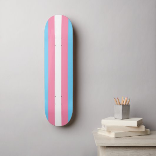 Drapeau trans sur skateboard (Art mural)