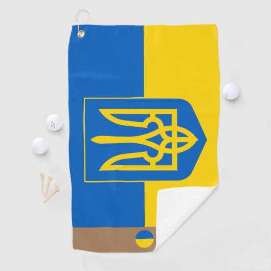 Drapeau ukrainien et serviette de golf monogrammed (En situation)