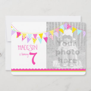Drapeaux colorés filles 7e anniversaire invitation