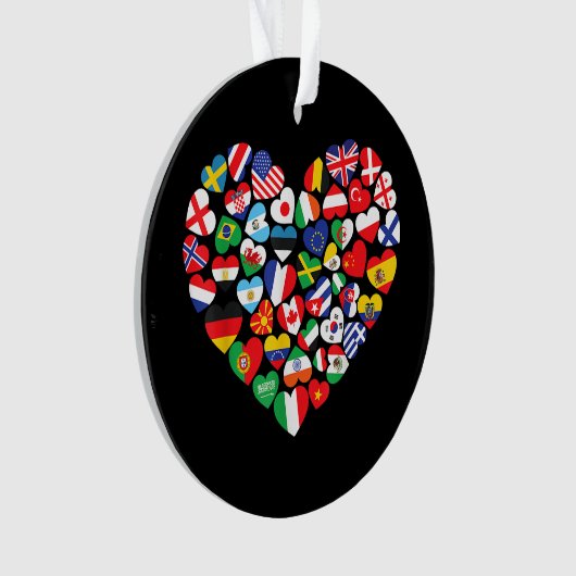 Drapeaux des pays du pavillon international (devant)