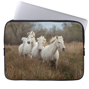 Dravende Camargue-paarden Laptop Sleeve