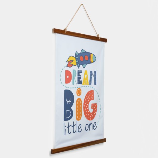 Dream Big Little One Rocket Hangend Wandkleed (Gebogen)