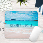 Dream It Do Hawaii Tropical Sandy Beach Photo<br><div class="desc">"Rêvez-le, faites-le." Rappelez-vous l'odeur fraîche de sel de l'air marin chaque fois que vous utilisez cette magnifique mousepad photographie de couleur vibrante. Découvrez et explorez la solitude d'une plage hawaïenne vide. Fait un grand cadeau pour quelqu'un spécial! Vous pouvez facilement personnaliser cette mousepad. S'il vous plaît, envoyez-moi un message avec...</div>