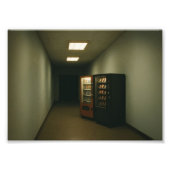 Dreamcore Liminal gang met automaat Foto Afdruk (Voorkant)