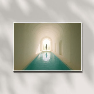 Dreamcore Zwembad met Entiteit – Liminaal Foto Afdruk