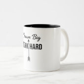 Dreams Big Work Hard Tweekleurige Koffiemok (Voorkant rechts)