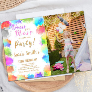 Dress for Mess Paint Birthday-uitnodigingen met fo Kaart