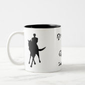 Dressage is een eenheid paarse silhouette die spec tweekleurige koffiemok (Links)