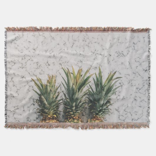 Drie ananas op marmer deken (Voorkant)